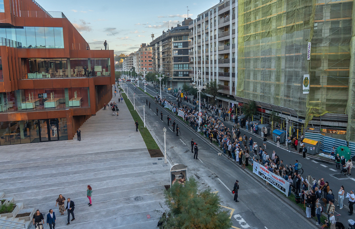 GOeren irekiera ofiziala zela eta elkarretaratzea egin zen Donostiako Gros auzoan.