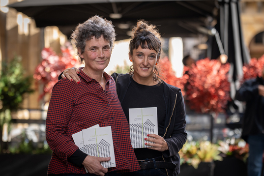 Begoña Durruty eta Uxue Alberdi, astearte honetan, Donostian.