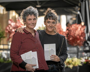 Begoña Durruty eta Uxue Alberdi, atzo, Donostian.