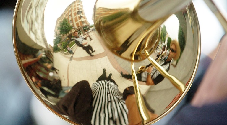 Txaranga bat, eguna alaitzen.