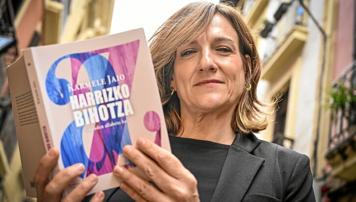 Modu librean idatzitako testuz osatua dago Karmele Jaioren liburu berria.