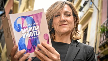 Modu librean idatzitako testuz osatua dago Karmele Jaioren liburu berria.