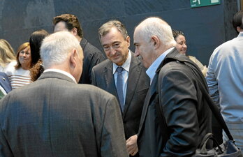 Aitor Esteban y el consejero José María Aierdi, en el Debate sobre el Estado de la Comunidad Foral.