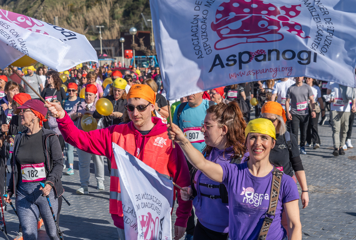 Imagen de la marcha organizada en febrero por Aspanogi, la asociación de padres y madres de niños y niñas oncológicos de Gipuzkoa.