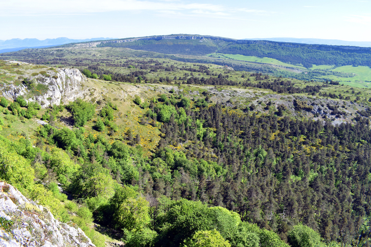 Valderejo parkearen irudia.
