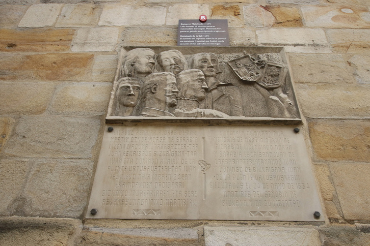 Placa en recuerdo de la Rebelión de la Sal en Bilbo.