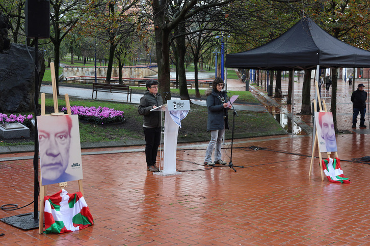 Acto de Egiari Zor en ametzola en recuerdo de Santi Brouard y Josu Muguruza.
