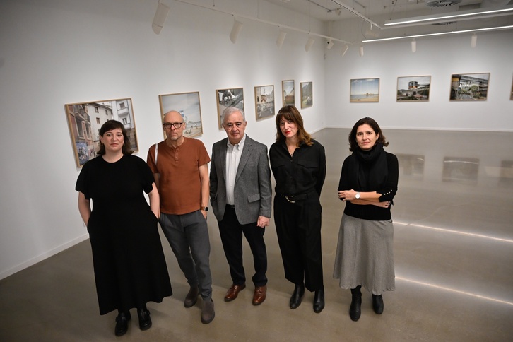 Argazkilariak eta Arteguneko arduradunak.