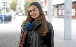 Miren Garbiñe de Diego Kazetaritzan eta Ikus-entzunezko Komunikazioan graduduna da EHUn.