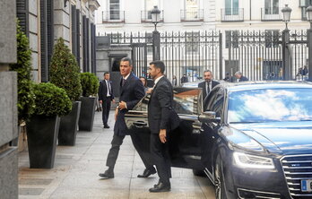Pedro Sánchez asistió a la presentación de la serie ’Anatomía de un instante’, basada en el golpe de Estado de 1981.