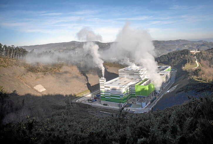 Imagen de la incineradora de Zubieta antes del incendio del 11 de octubre de 2025.