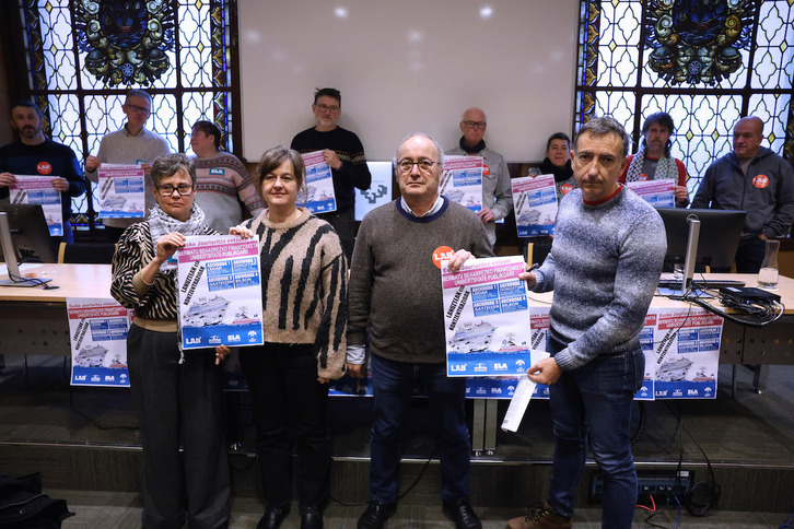 EHUko sindikatuen agerraldia EHUko Ekonomia eta Enpresa Fakultateko Elkano Atalean.