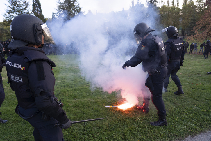 Protestas durante la visita de Vito Quiles a Iruñea.
