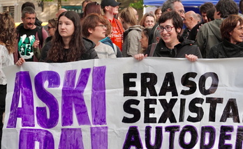Manifestación en contra de la violencia machista en Donostia.