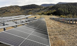 Imagen de la instalación fotovoltaica del Valle de Atetz, ahora en construcción.