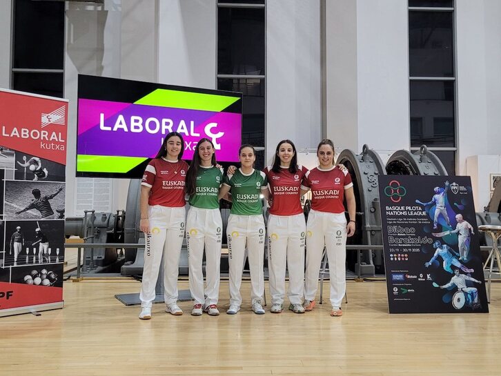 Esku pilotako neskek lehen garaipena eskuratu dute.