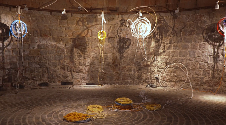 Erakusketan ikusiko den artelan bat.