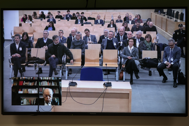 La pantalla de la sala de prensa de la Audiencia Nacional durante la primera sesión del juicio a los Pujol.