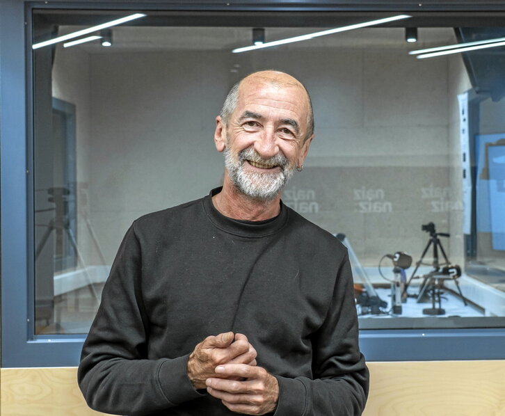 Andoni Basterretxea bertaratu zen NAIZ Irratiko estudiora agurraren berri ematera.