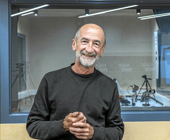 Andoni Basterretxea bertaratu zen NAIZ Irratiko estudiora agurraren berri ematera.
