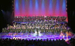 Imagen del concierto ofrecido por Euskadiko Orkestra junto a EGO y el Coro Easo con motivo del 25º aniversario del Kursaal.