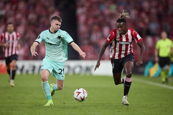 Nico Williams en el partido ante el Slavia Praga del año pasado en la Europa League.