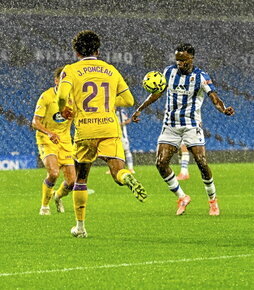 El Sanse hizo frente al Valladolid y al diluvio.