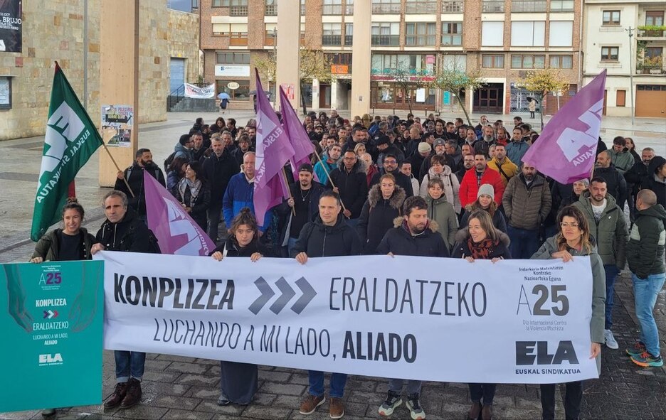Acto de ELA en Altsasu con motivo del 25N. Acto de ELA en Altsasu con motivo del 25N.