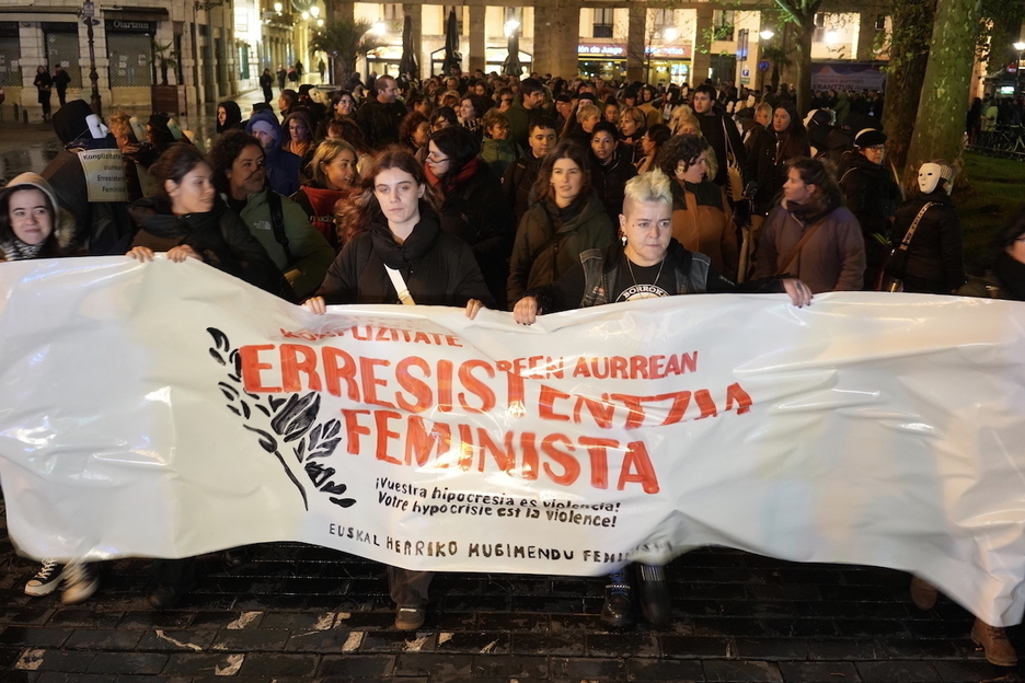 La marcha de Donostia, bajo la lluvia. La marcha de Donostia, bajo la lluvia.