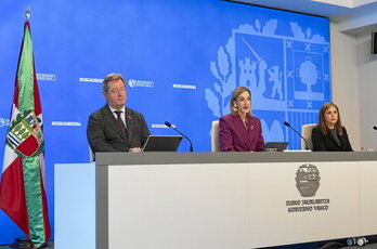 El consejero de Seguridad, Bingen Zupiria, presentó al Gobierno el plan de empleo y la nueva OPE.