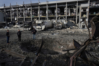  Centro logístico de un supermercado, tras el ataque ruso de la noche en Kiev. 