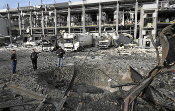 Centro logístico de un supermercado, tras el ataque ruso de la noche en Kiev.