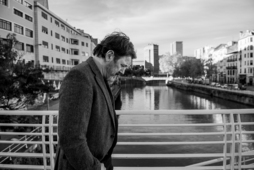 Rafa Aceves presenta ‘Emeki’.