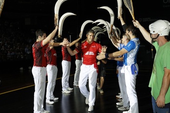 Pasillo del cuadro de remontistas a Javier Urriza el día de su homenaje.