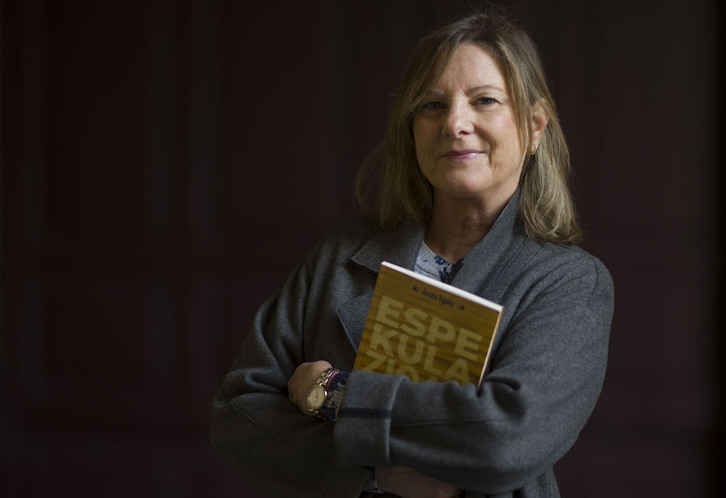 Arrate Egaña, ipuin bilduma berria eskuartean.