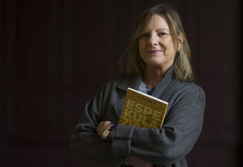 Arrate Egaña, ipuin bilduma berria eskuartean.