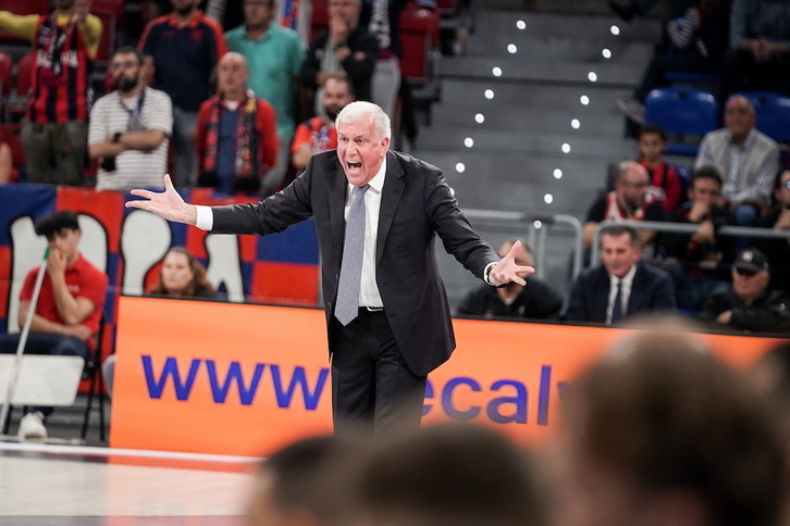 Zeljko Obradovic en estado puro, en el Buesa Arena.