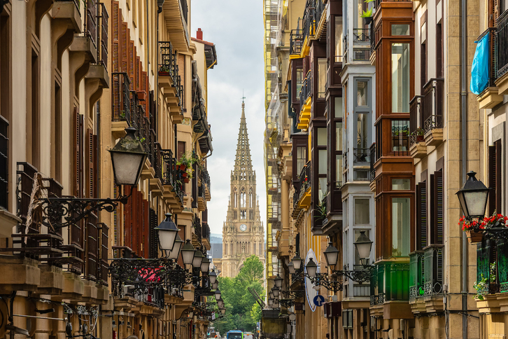 Donostiako kale nagusietako bat.