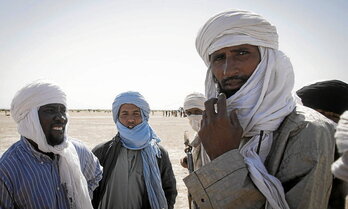 HCUAko kide batzuk, Maliko Koygouma inguruan.