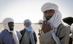 HCUAko kide batzuk, Maliko Koygouma inguruan.