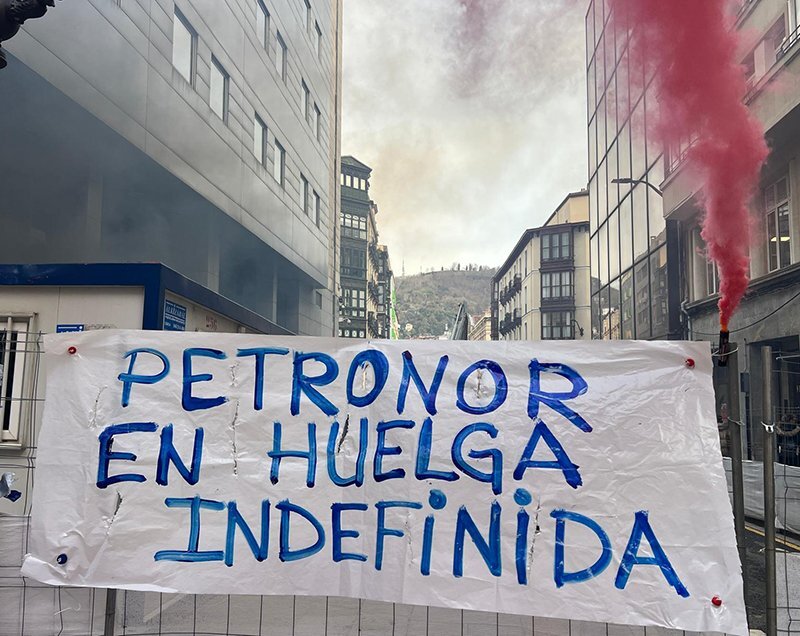 La huelga indefinida en Petronor ya ha superado los dos meses de duración. (ESK)