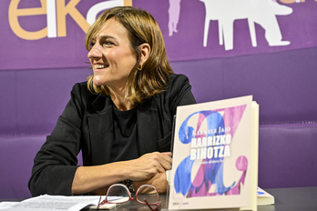Aurreko lanetan baino ageriago agertu da Karmele Jaio 'Harrizko bihotza' liburuan.