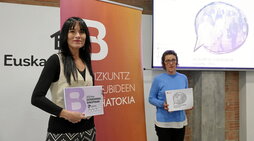 Agurne Gaubeka, Behatokiko zuzendaria, eta Garbiñe Petriati, teknikaria.