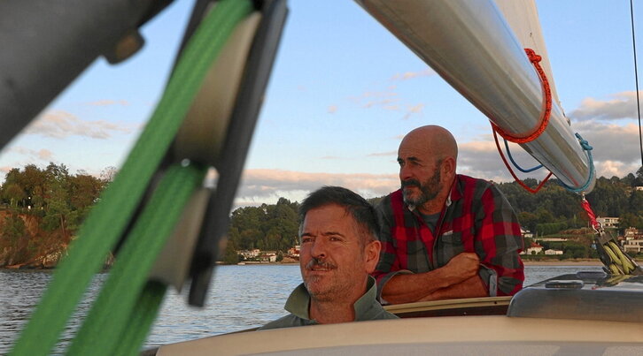 Mikel Urdangarin eta Unai Basurko, «Itsasora» dokumentalean.