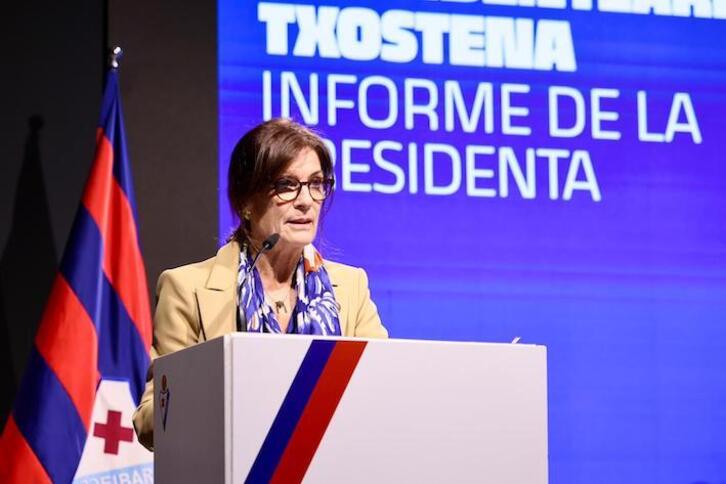 Amaia Gorostiza durante su discurso inicial a los accionistas.