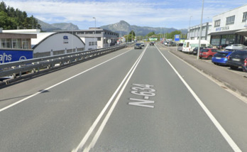 En este N-634 que cruza el polígono industrial de Eitua ha ocurrido el fatal percance, entrada la noche.