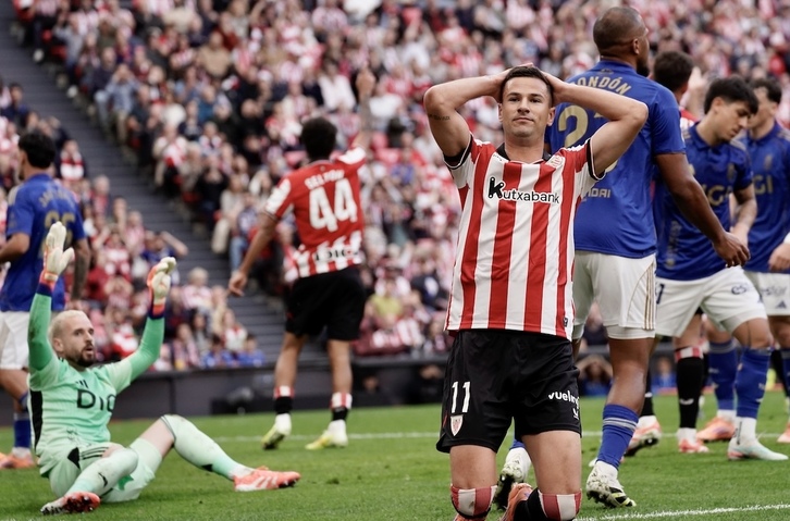 Guruzetaren erreakzioa gol aukera barkatu ostean, Oviedoren aurka.