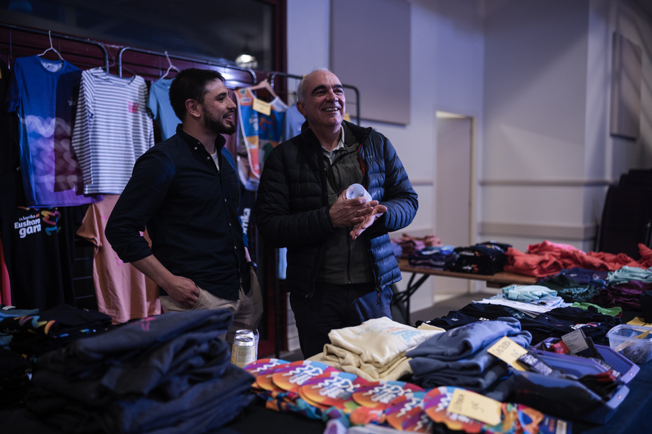 Jantzien salmenta ere ongi joan zela jakinarazi du AEKk. Hemendik goiti, beste zenbait herritako merkatuetan ere izanen dira salgai