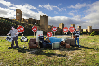 La instalación frente al cerco de Artaxoa.