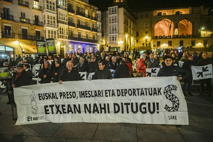 Gasteizen azaroko azken ostiraleko elkarretaratzea.